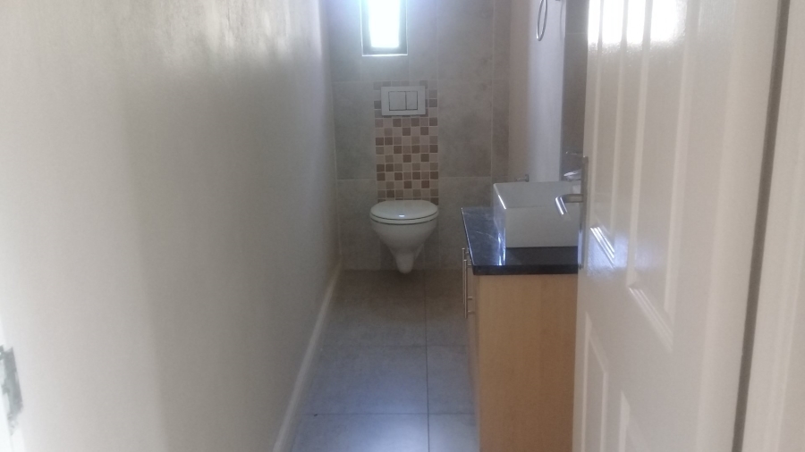 To Let 7 Bedroom Property for Rent in Ifafi North West